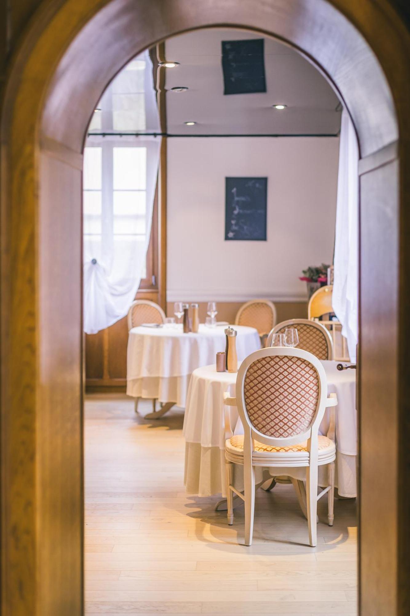 Logis Hotel & Restaurant Le Soleil D'Or Montigny-la-Resle Zewnętrze zdjęcie