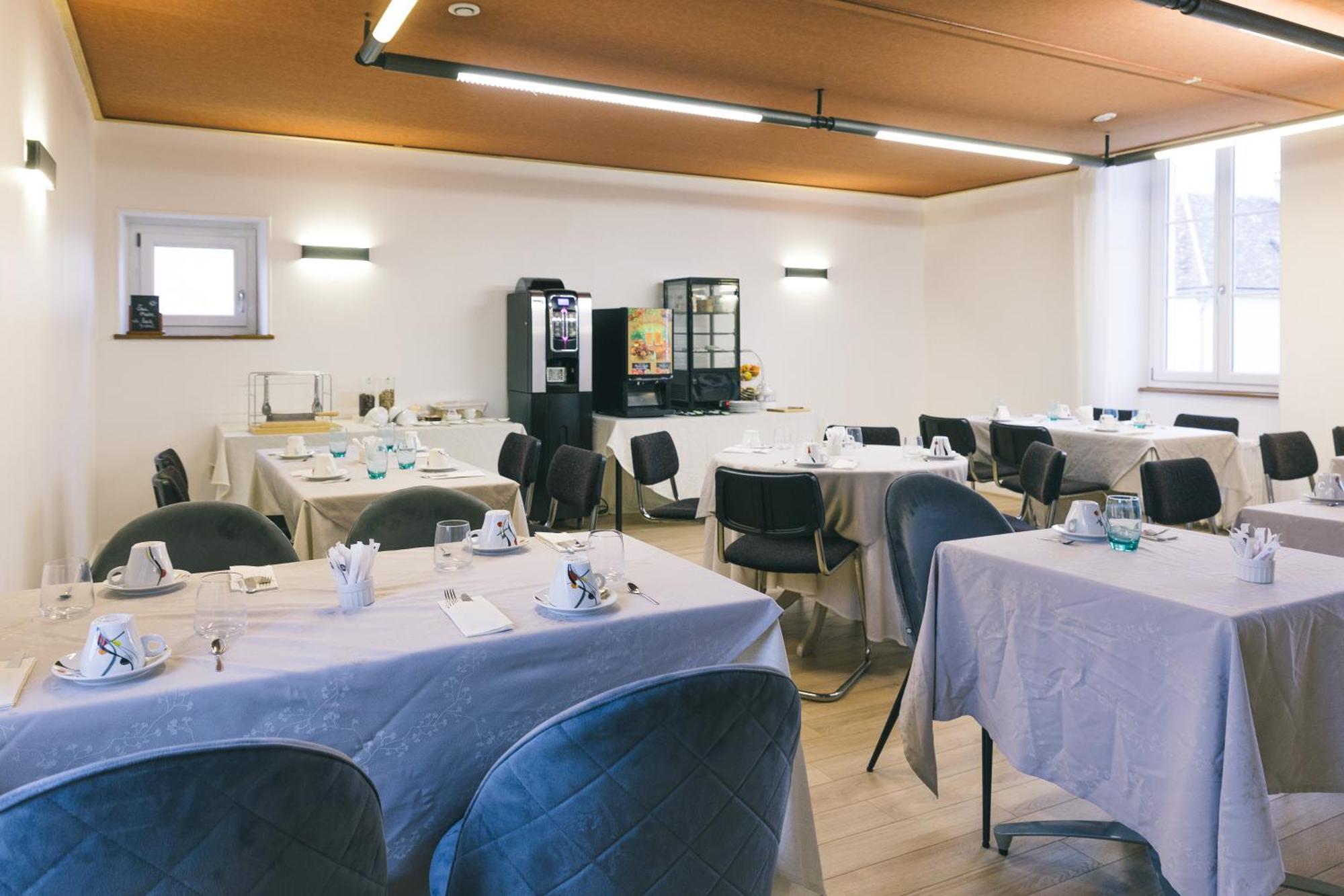 Logis Hotel & Restaurant Le Soleil D'Or Montigny-la-Resle Zewnętrze zdjęcie