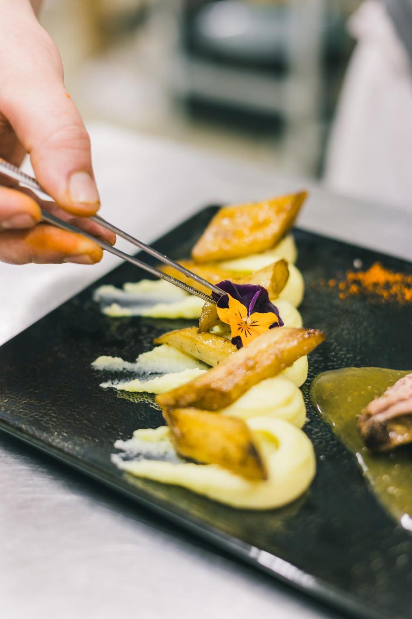 Logis Hotel & Restaurant Le Soleil D'Or Montigny-la-Resle Zewnętrze zdjęcie